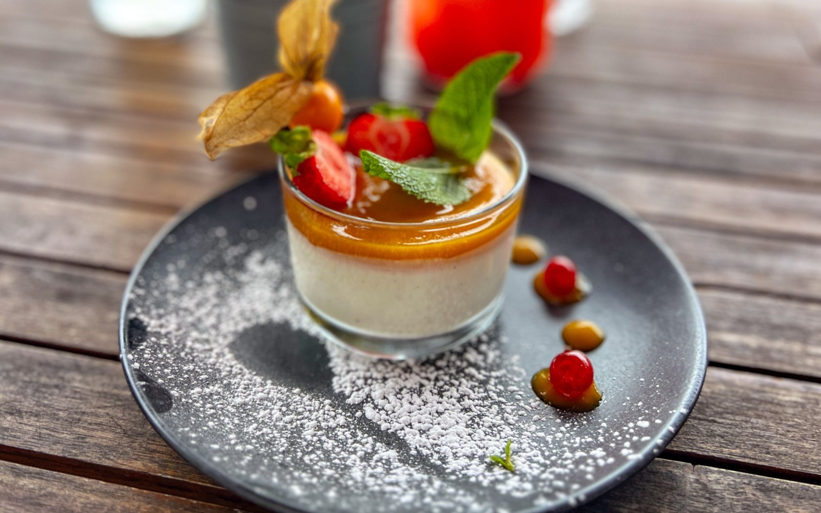 Panna Cotta mit Passionsfrucht-Maracujasoße