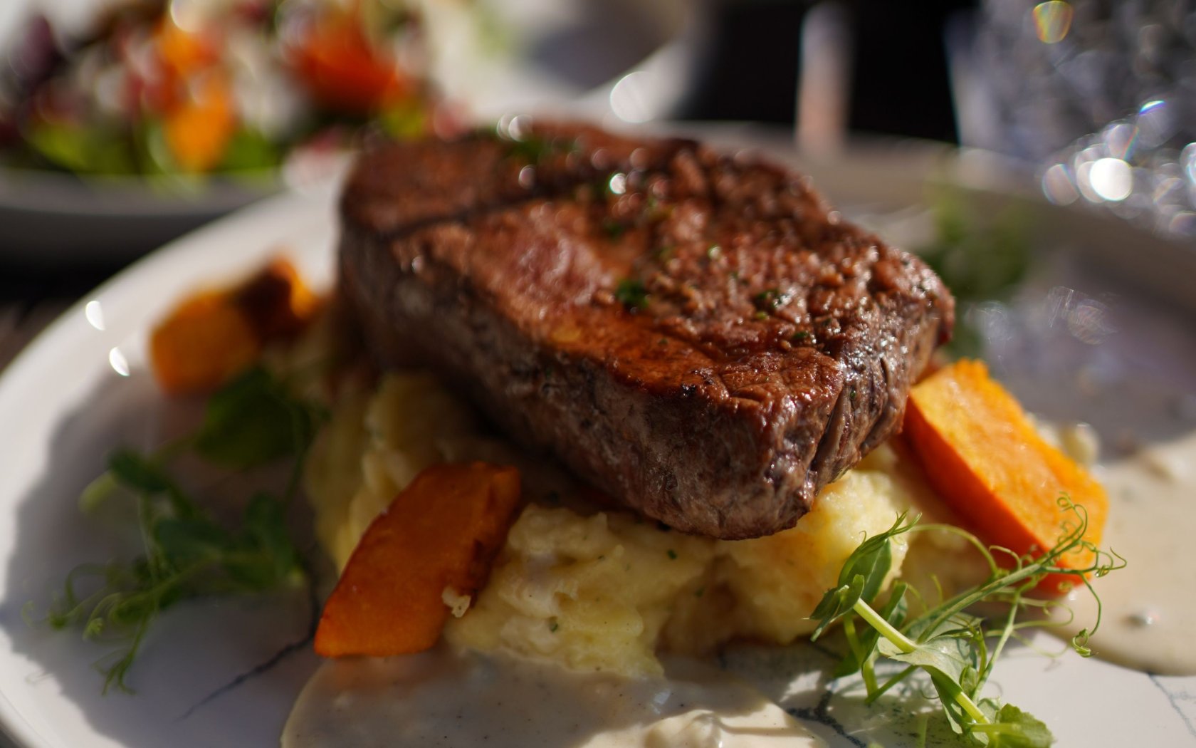 Deutsches Rumpsteak (250 gr) / gegrillter Kürbis / Gorgonzolasoße / Kartoffelpüree