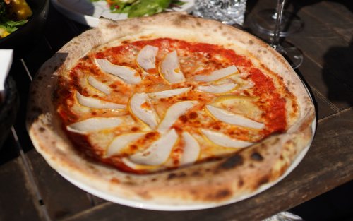 Pizza / Birne / cremiger Gorgonzola